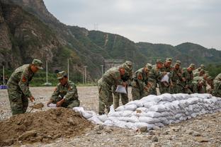 国门的实力？王大雷上半场扑掉对方2个单刀